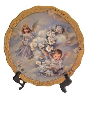 Angel Plate. Heavenly Hideaway 1997 Gardens Of Innocence Ist Issue In Series.